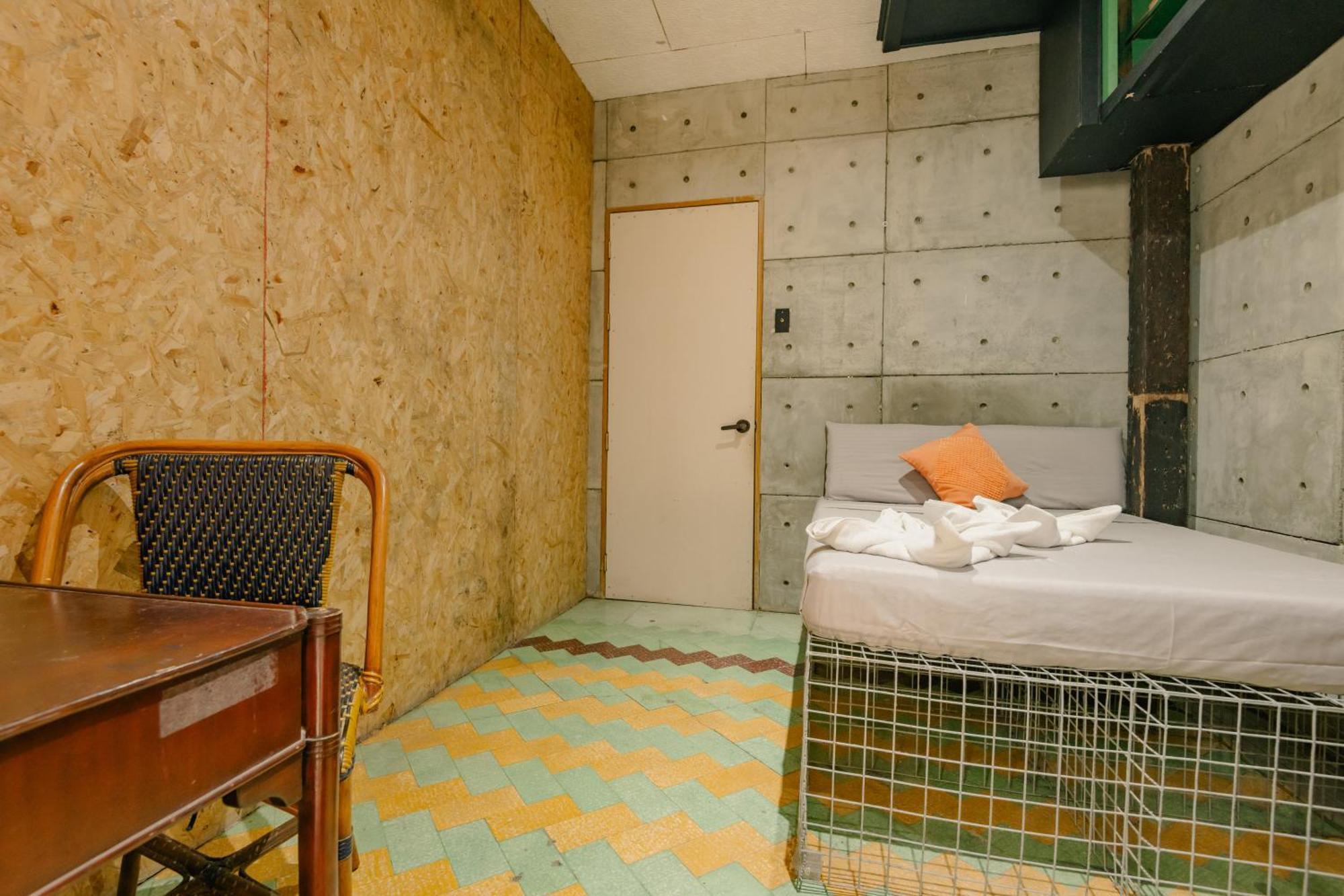 The Flying Fish Hostel Cebu Esterno foto
